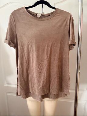 BLVD Women's Faux Suede Short-Sleeve Tee in Taupe with Side Split Hem Size L